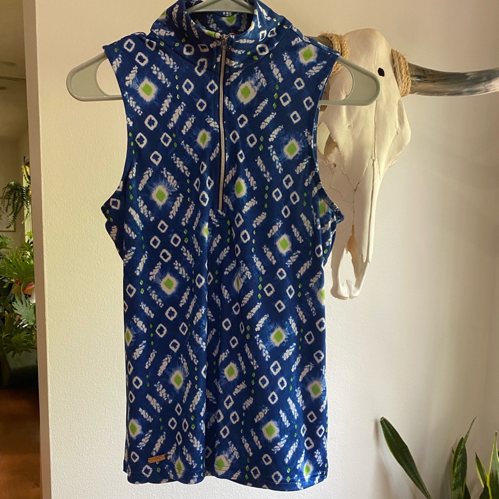 Womens athletic sleeveless top for golf/tennis
